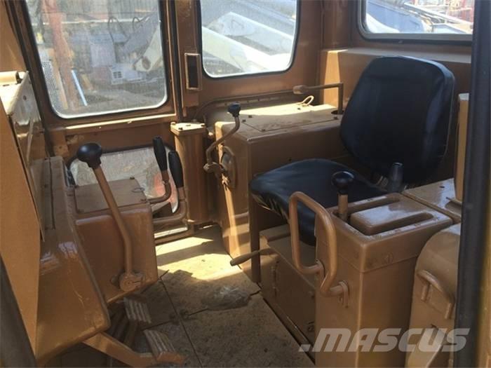 CAT D 6 D Buldožeri guseničari