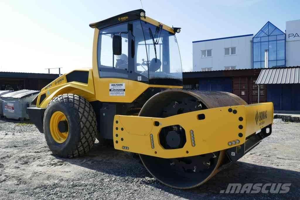 Bomag BW 213 D-5 Nabijači zemlje