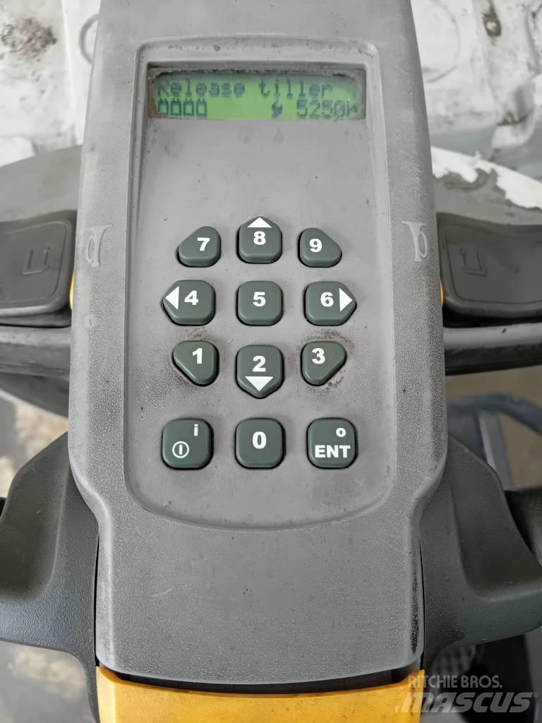 UniCarriers PMR 200F Nisko podizni električni viljuškar sa stajalištom