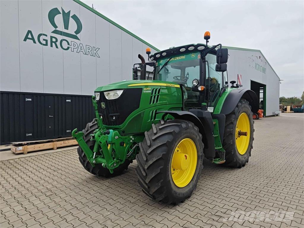 John Deere 6215R Traktori