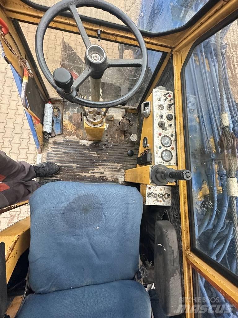 Sennebogen 212 Ostali kranovi