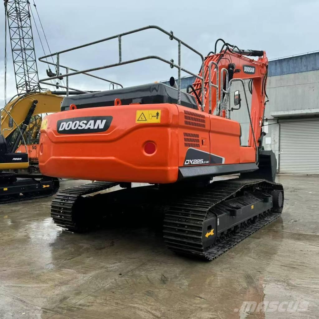 Doosan DX 225 LC Bageri guseničari