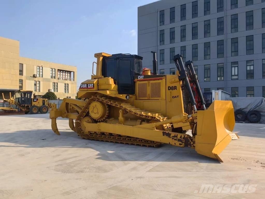 CAT D8R Buldožeri guseničari