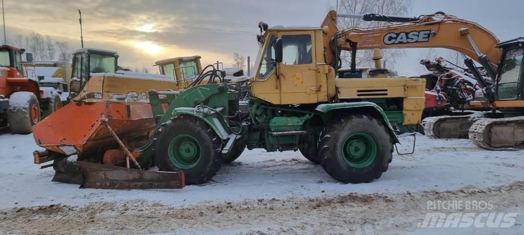  T-150 150 Vozila za prevoz opreme za rad