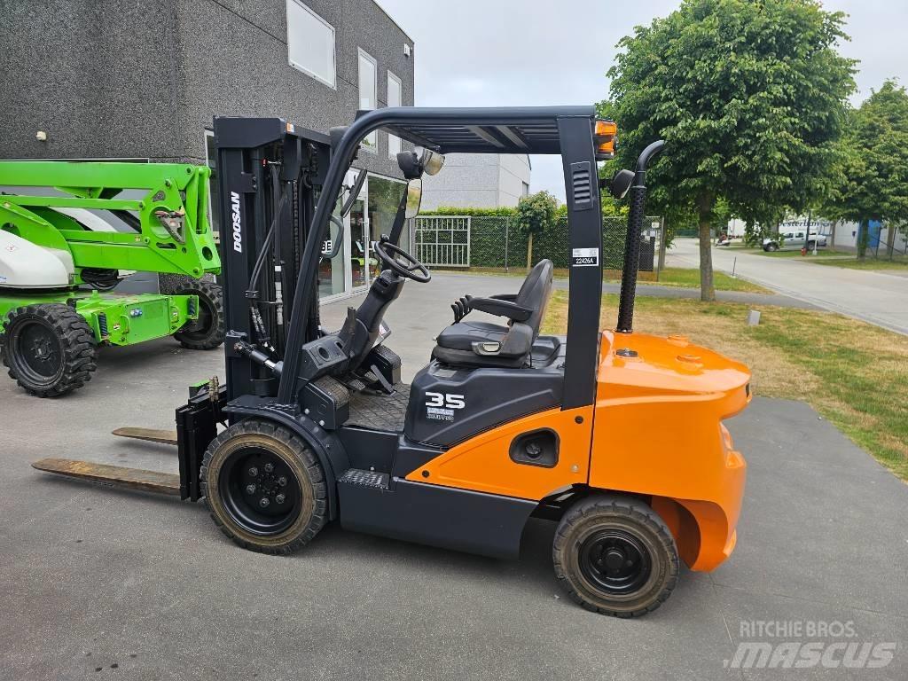 Doosan D 35 S-7 Dizelski viljuškari