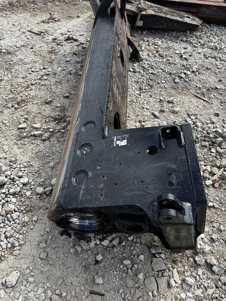 Komatsu 895 Šasija i vešenje