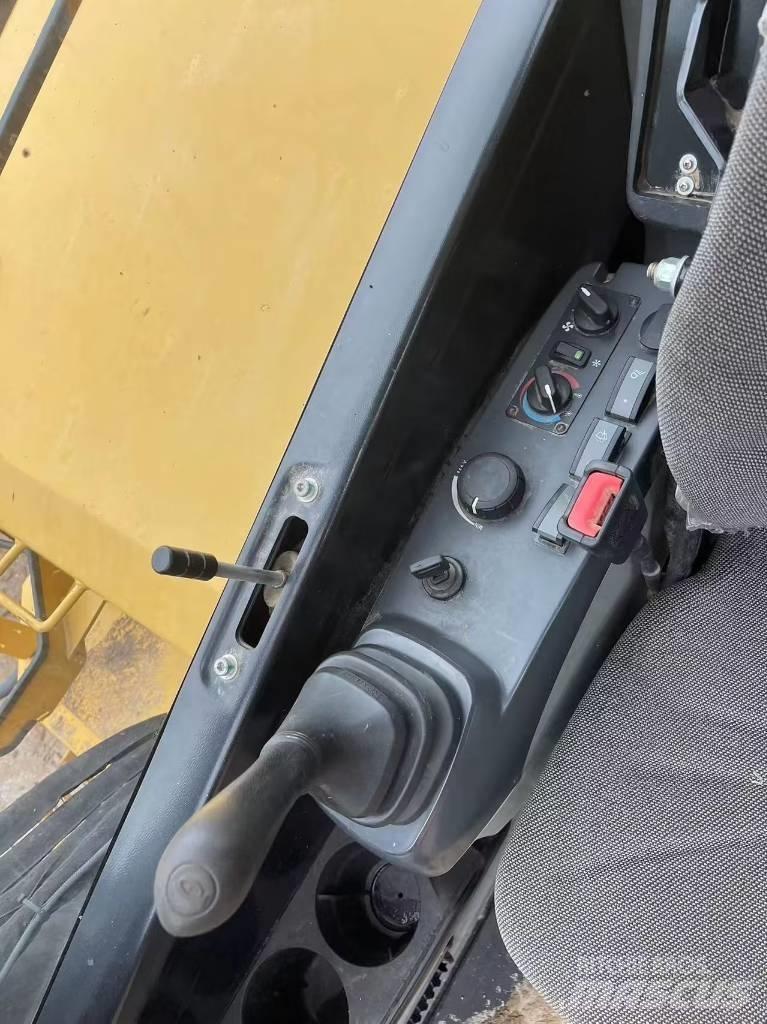 John Deere E60 Mini bageri < 7t