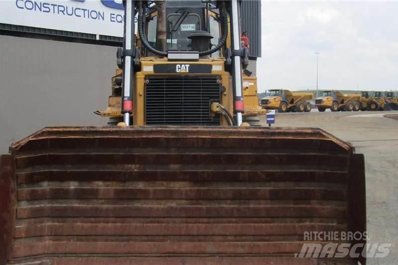 CAT D6R Buldožeri guseničari