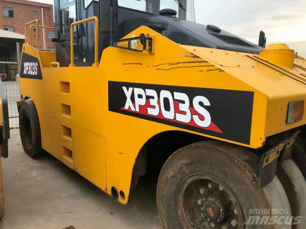 XCMG XP303 Gumeni valjci na točkovima