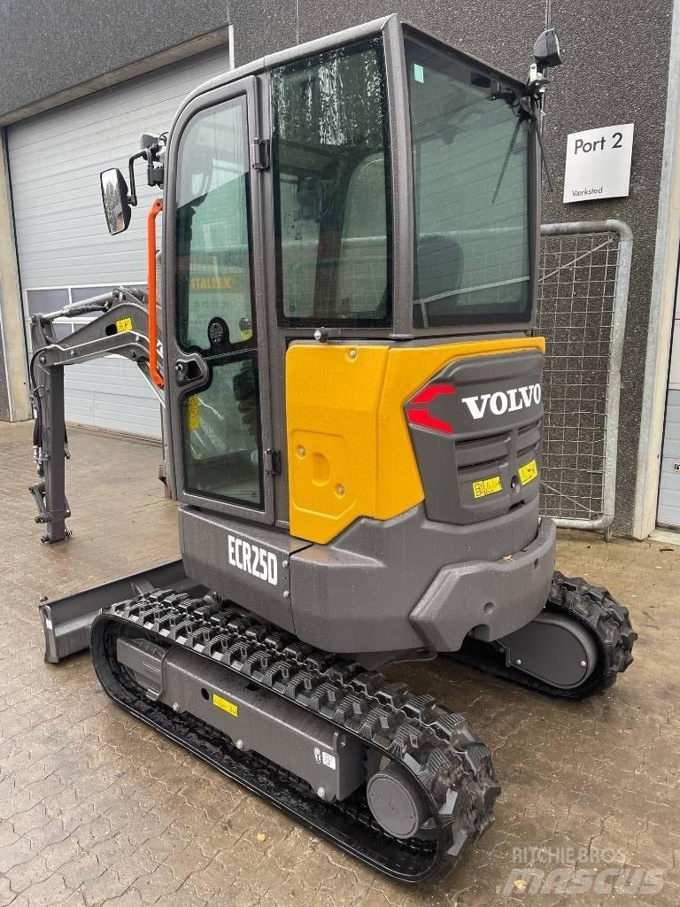 Volvo ECR25D Mini bageri < 7t