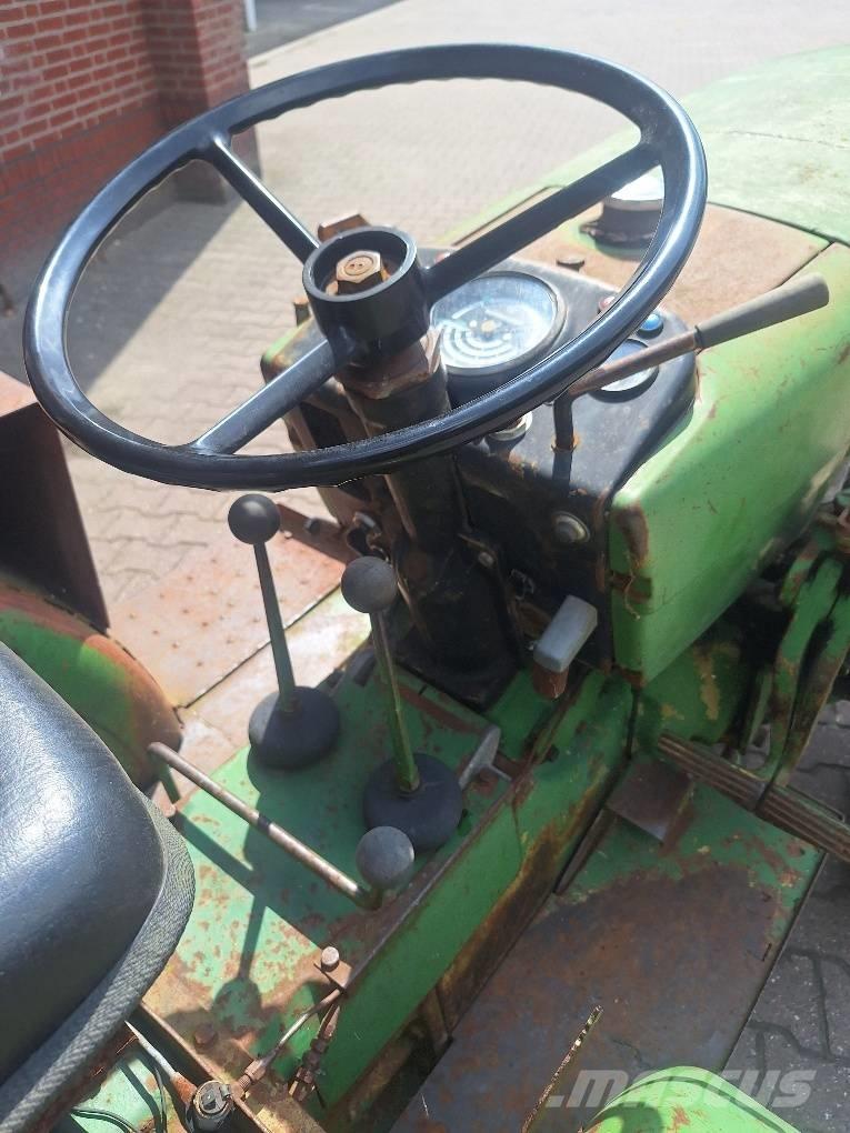 John Deere 1020 Traktori