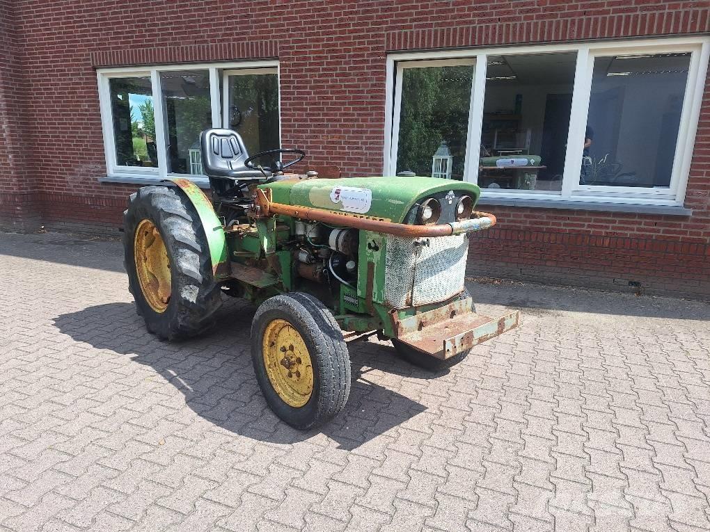 John Deere 1020 Traktori