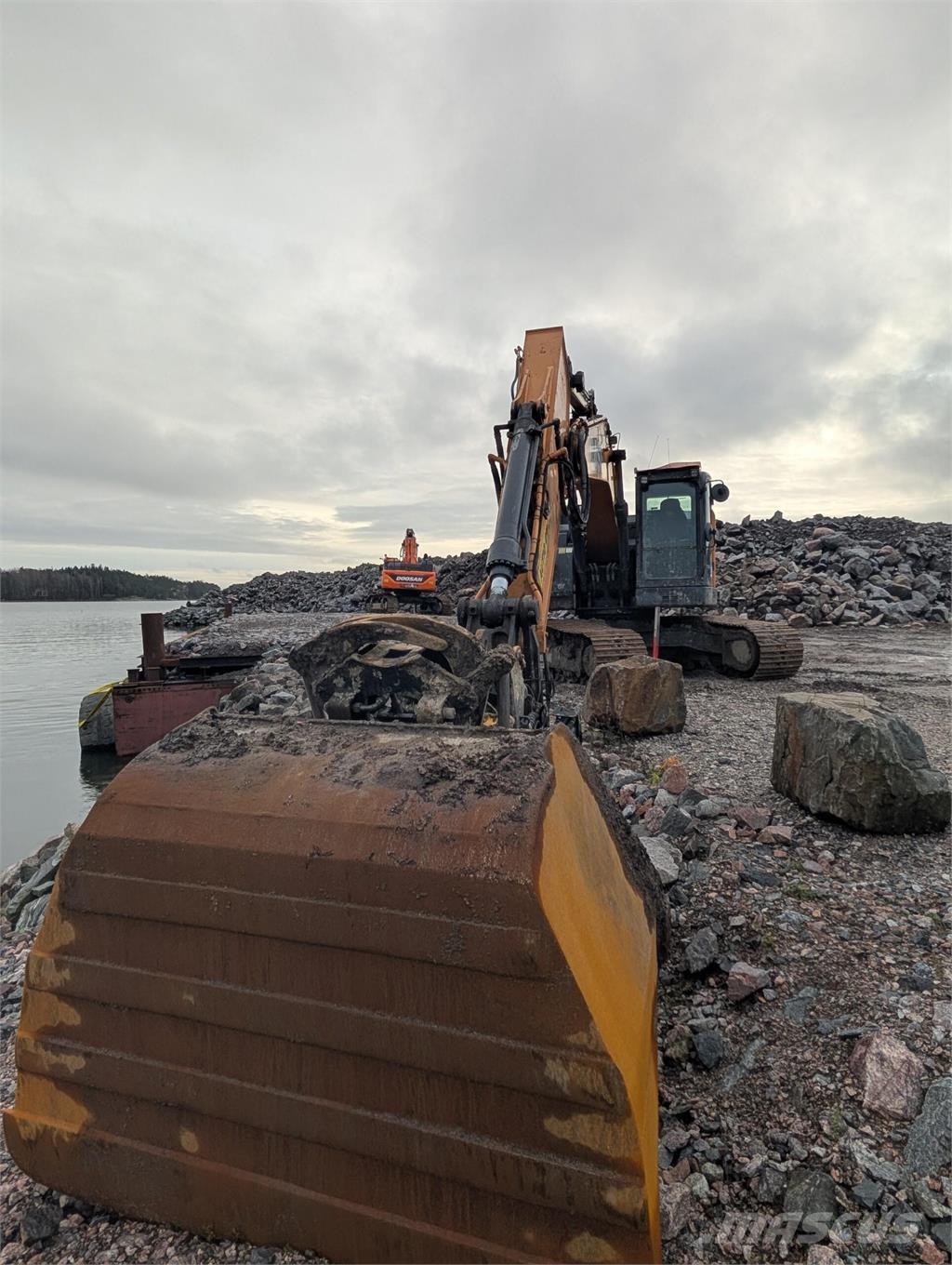 CASE CX 245D SR Bageri guseničari