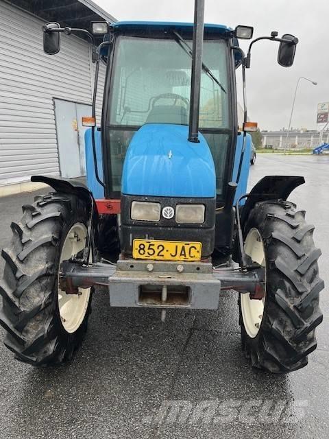New Holland 5635 Traktori