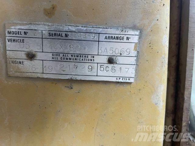 CAT D5B 44x890 Buldožeri guseničari
