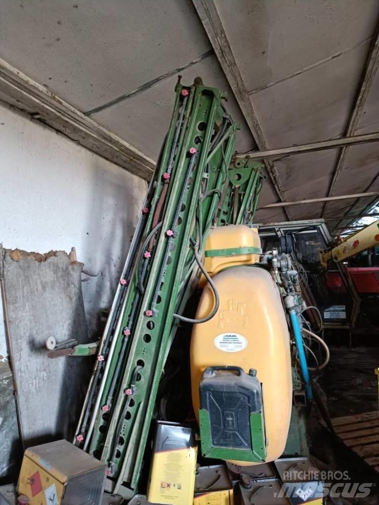 Amazone UF 1200 Montirane prskalice