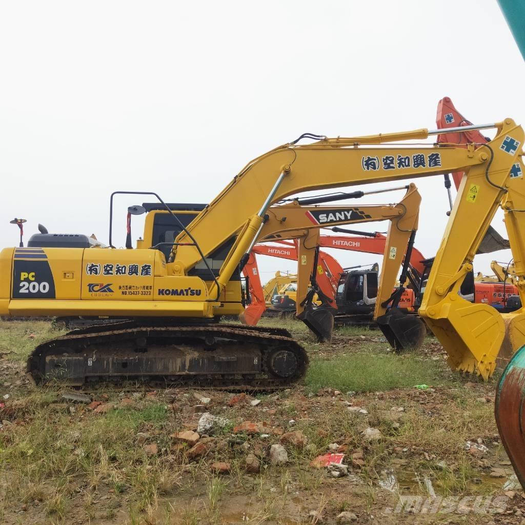 Komatsu PC200-8 Bageri guseničari