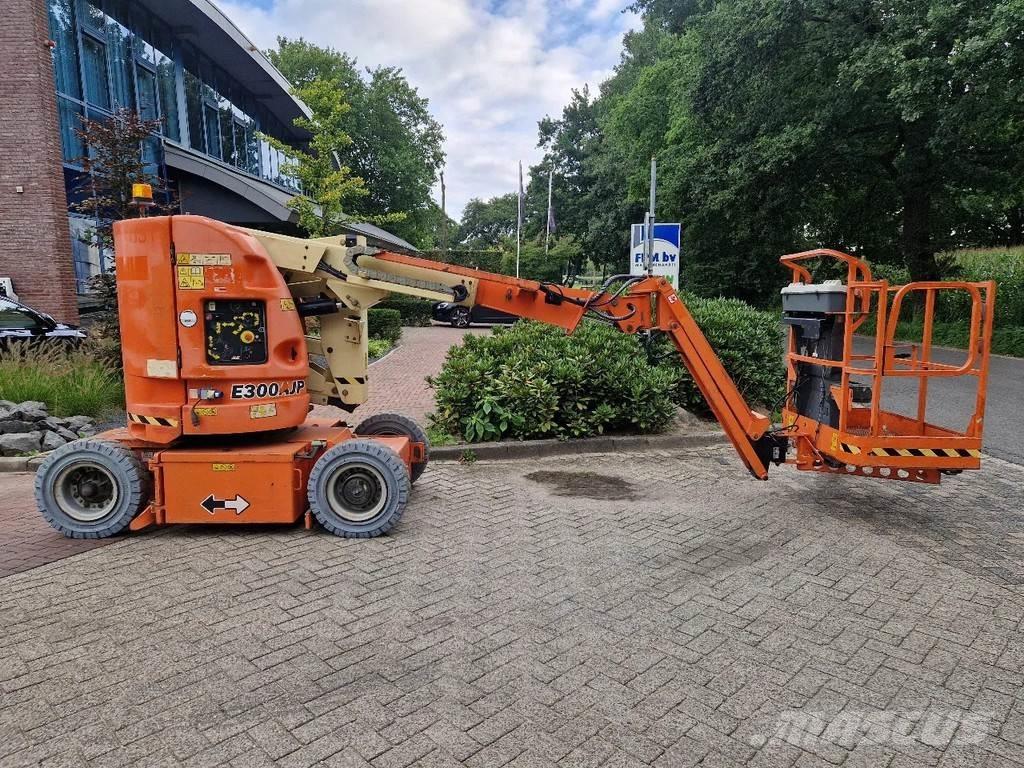 JLG E300AJP Zglobne podizne platforme