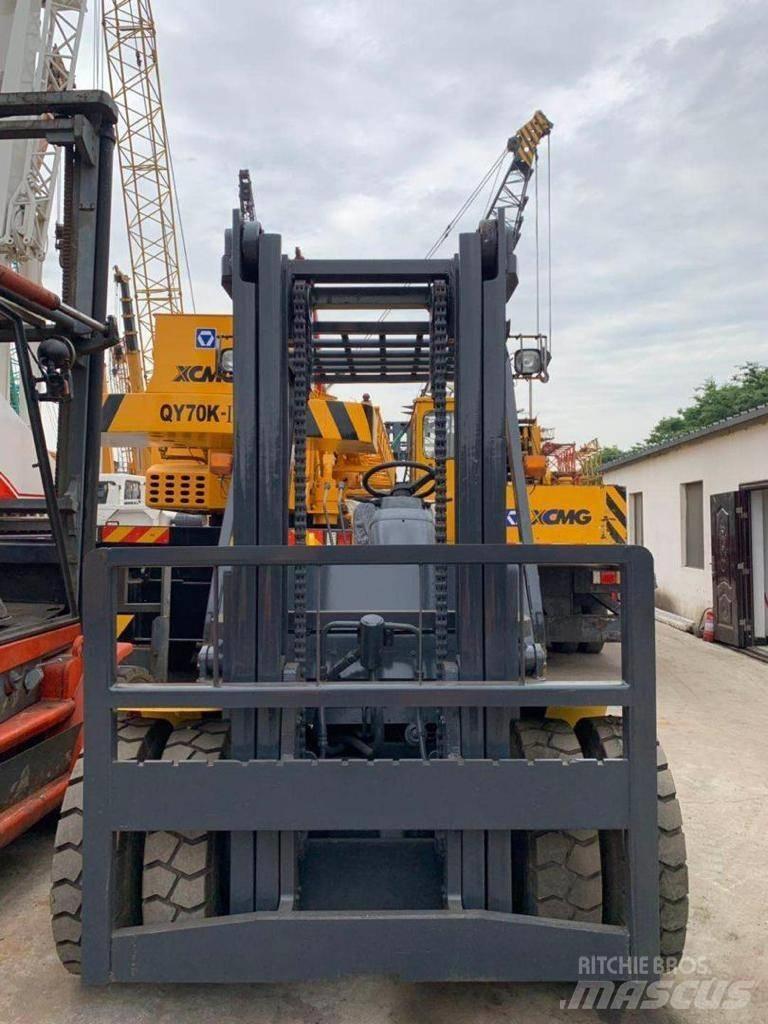 Komatsu 8 Ton Dizelski viljuškari