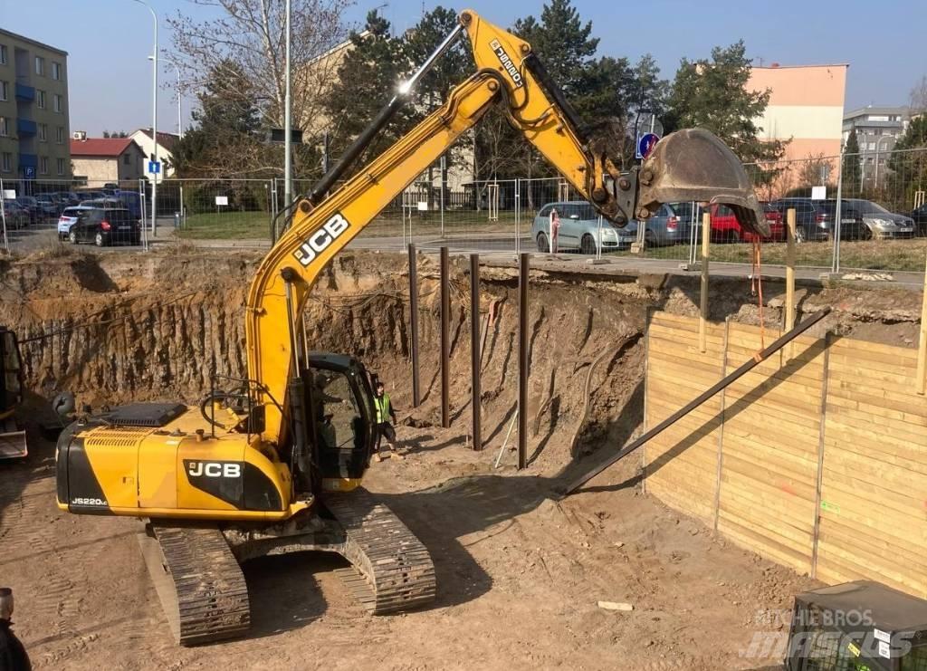 JCB JS 220 LC Bageri guseničari