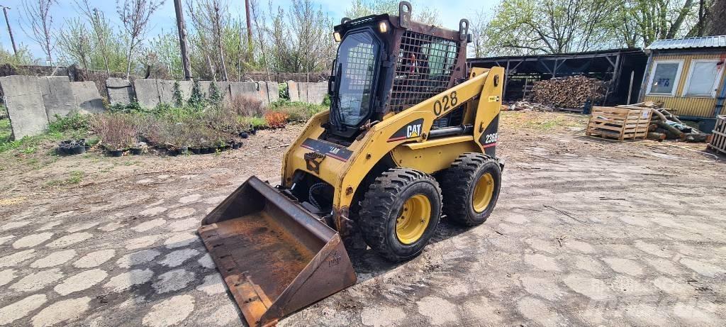 CAT 236 B Mini utovarivači