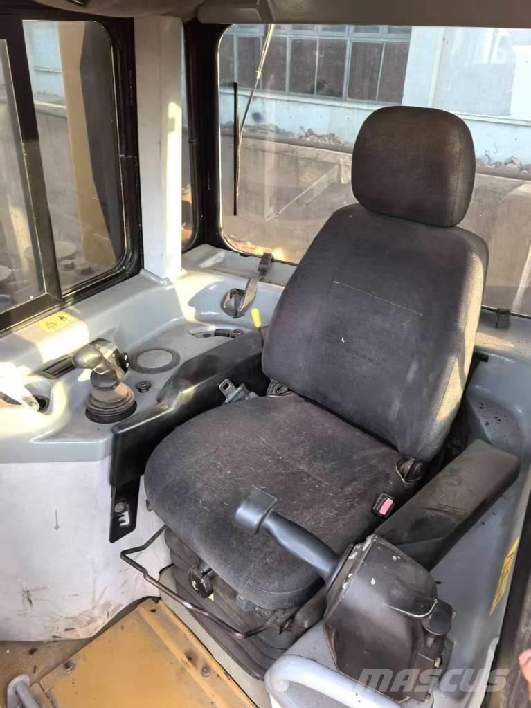 CAT CAT D6R Buldožeri guseničari