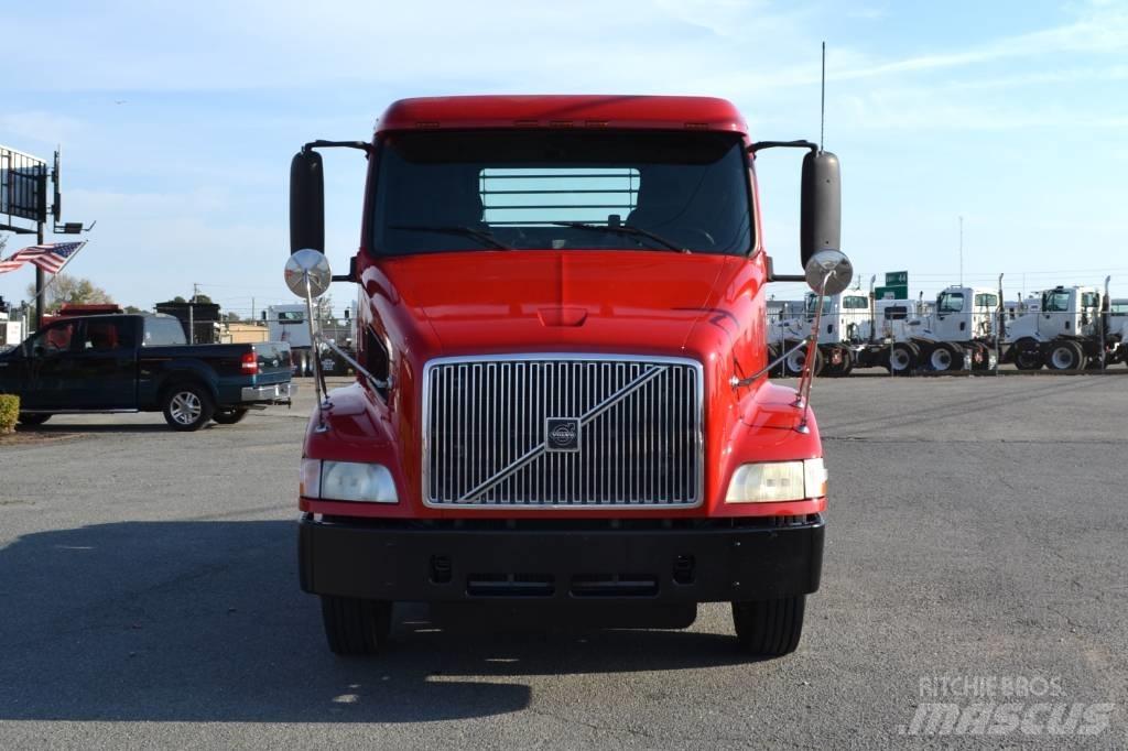 Volvo VNM 42 T200 Tegljači