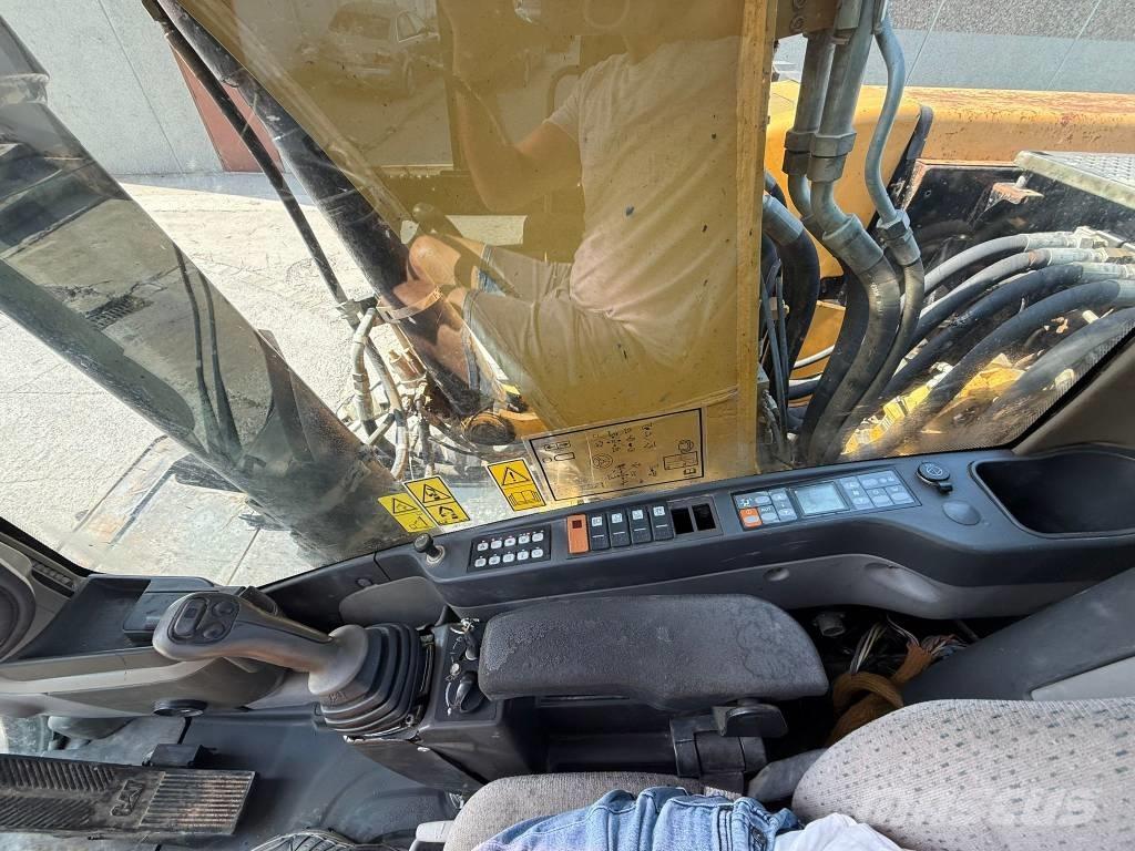 CAT M 322 D Bageri točkaši