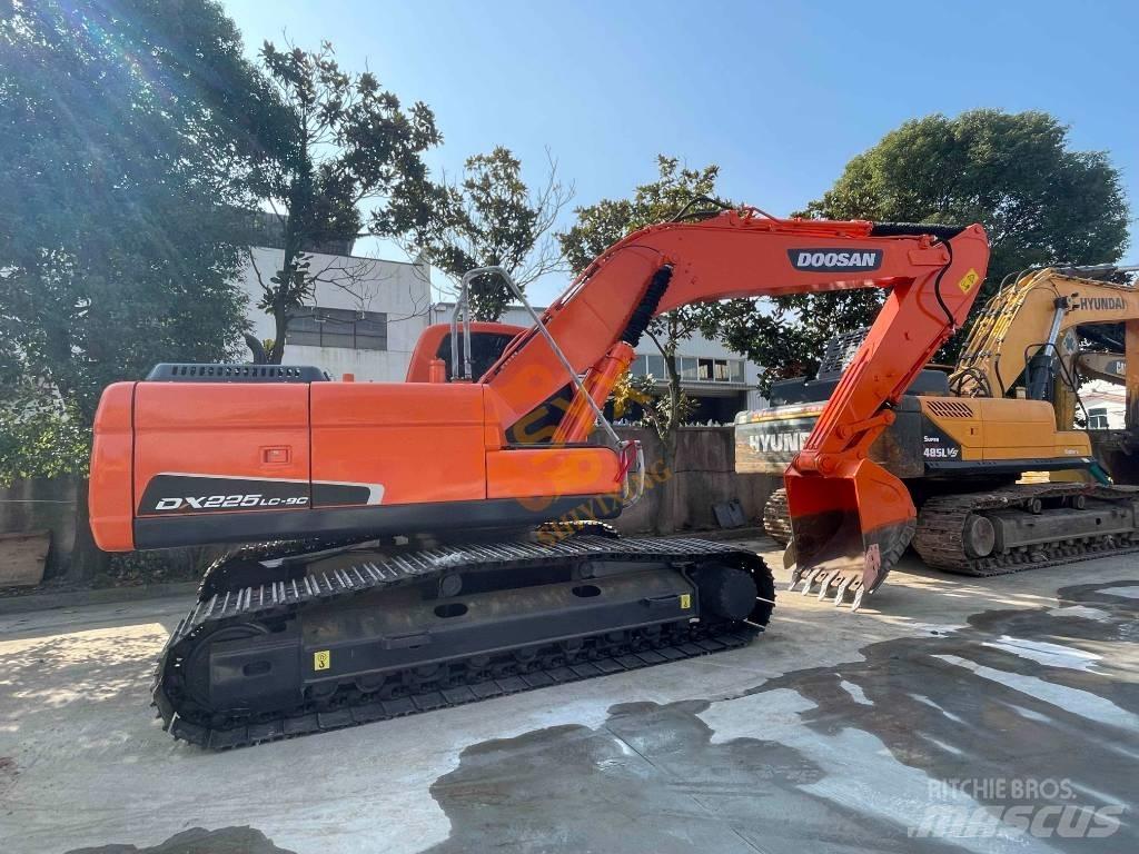 Doosan DX 225 LC Bageri guseničari