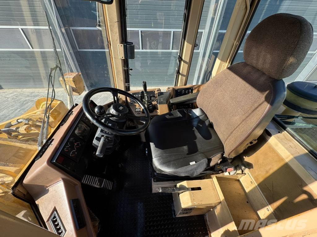 CAT 938 F Utovarivači na točkove