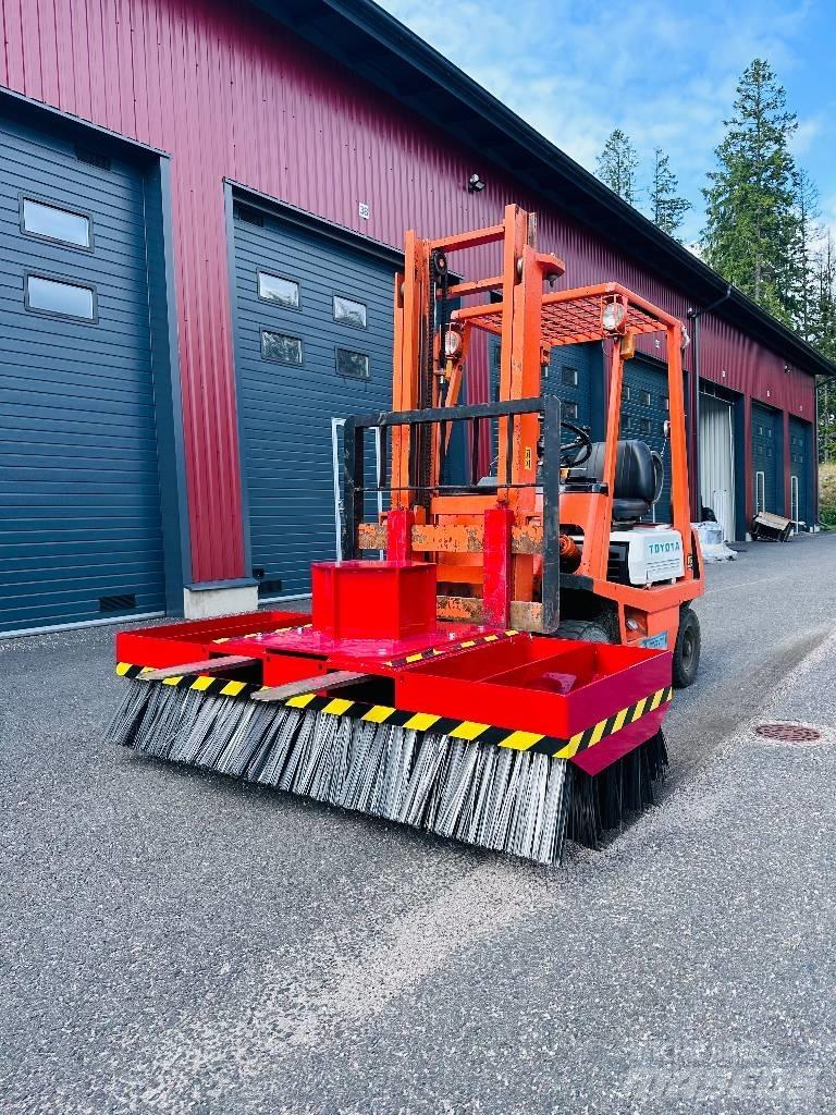  Lanzani Polyp Brush Četke