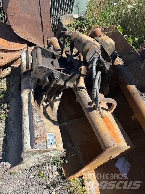 JCB 8085 Midi bageri 7t – 12t