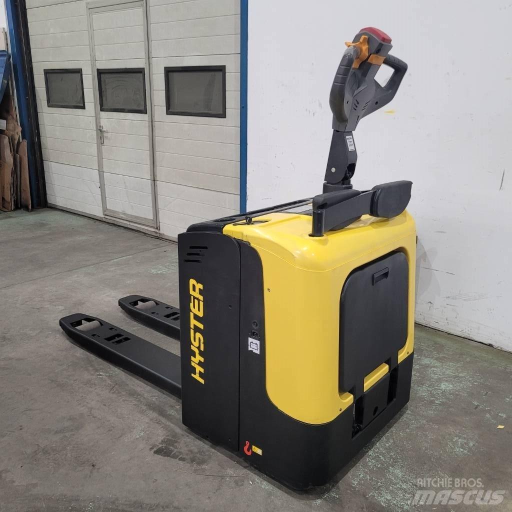 Hyster P 2.0 UTS Nisko podizni električni viljuškar sa stajalištom