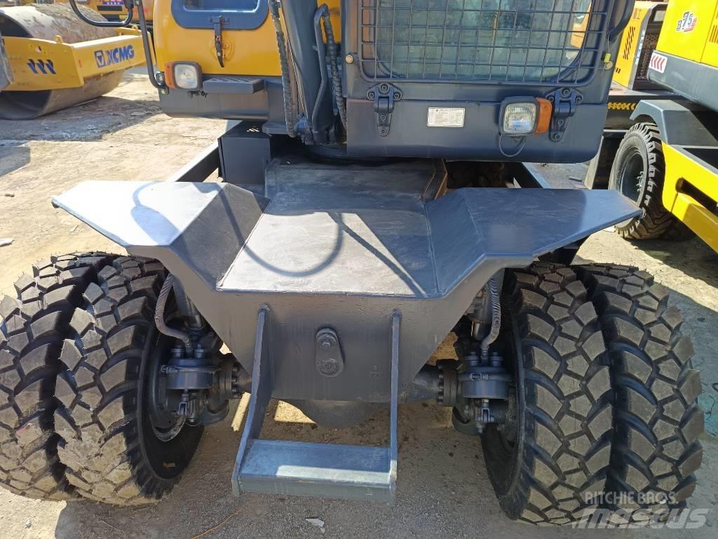 Xinyuan XYB75W-9 Bageri guseničari