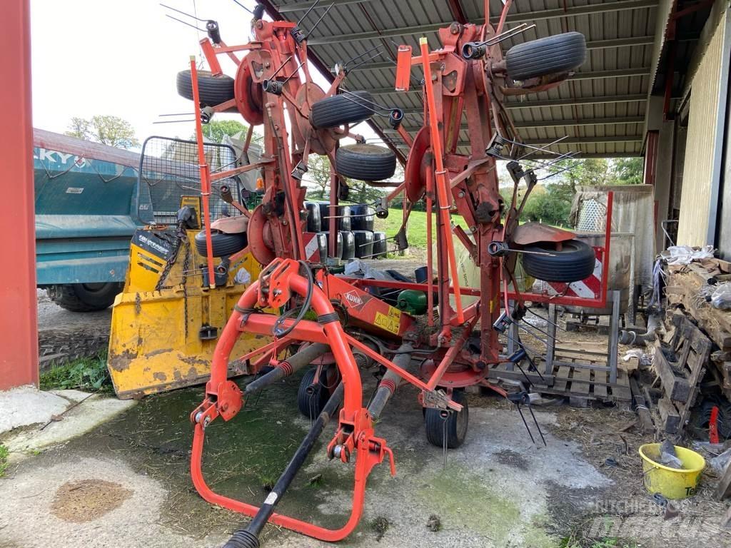 Kuhn GF8702 Okretači i sakupljači sena