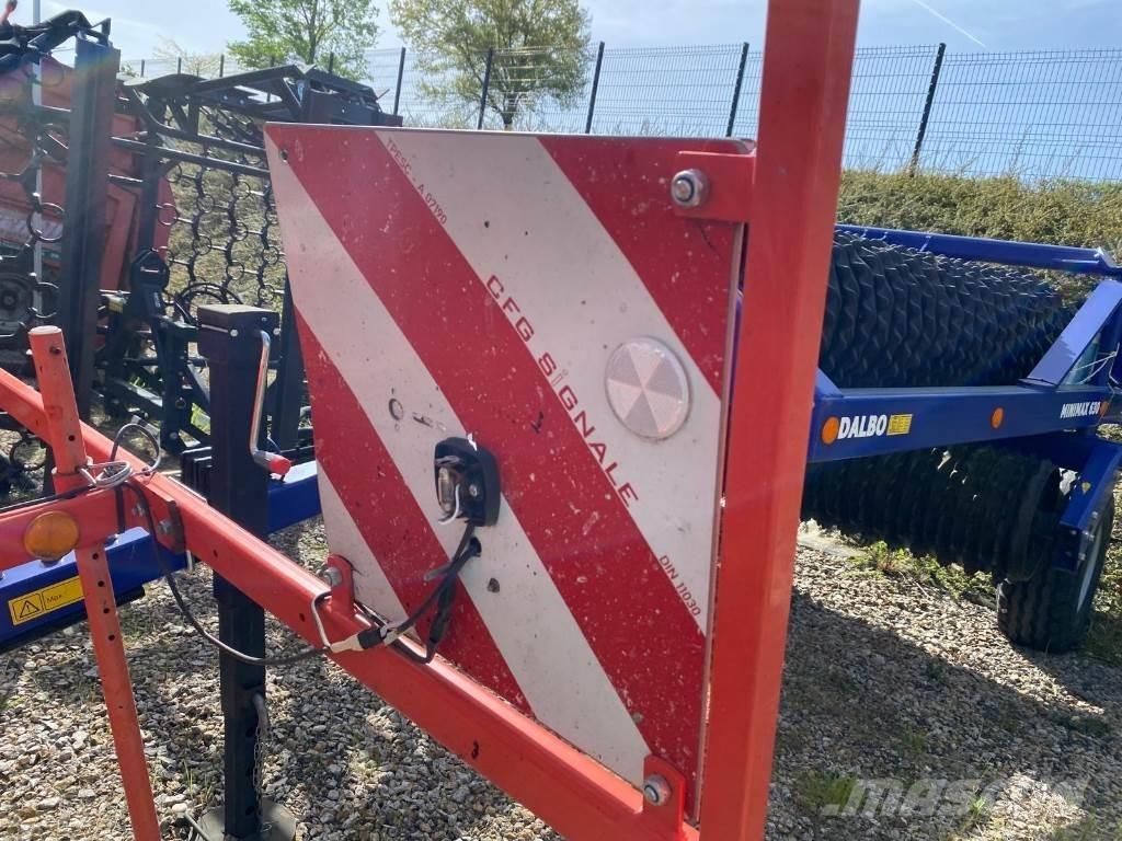 Kuhn GF8702 Okretači i sakupljači sena