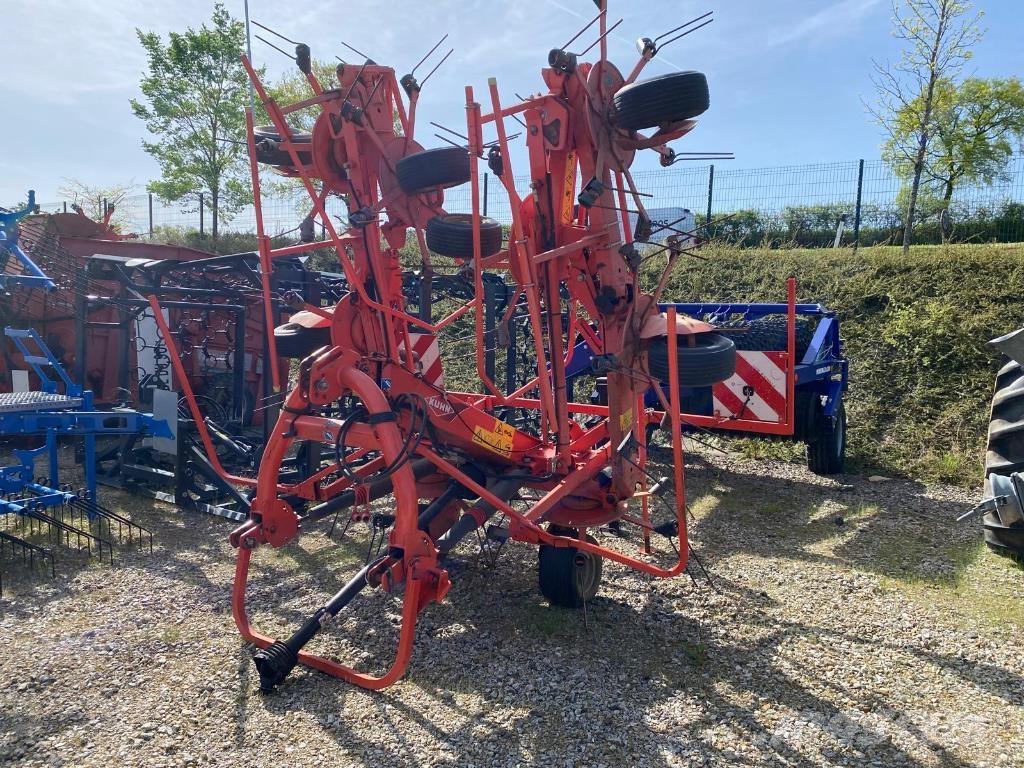 Kuhn GF8702 Okretači i sakupljači sena