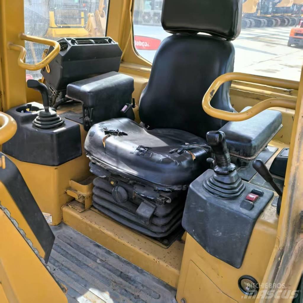 CAT D 5 G LGP Buldožeri guseničari