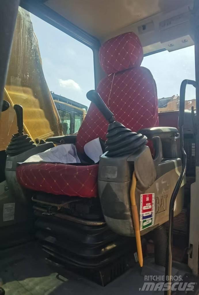 CAT 320 D2 Bageri guseničari