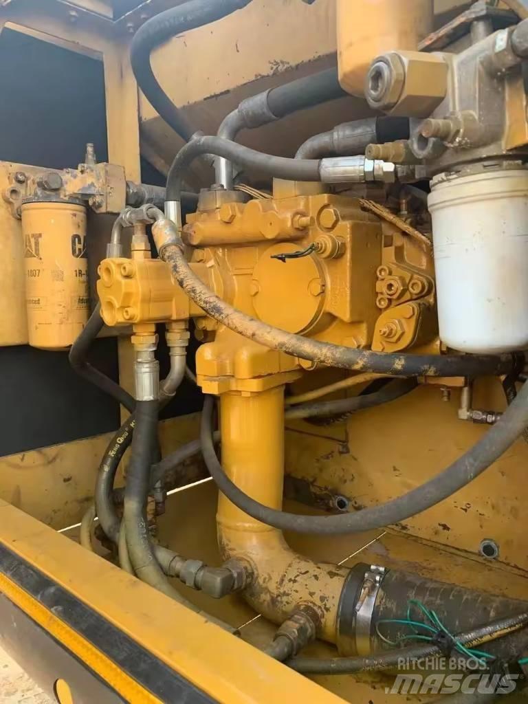 CAT 330 D Bageri guseničari