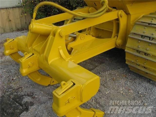 Komatsu D 65 EX Buldožeri guseničari