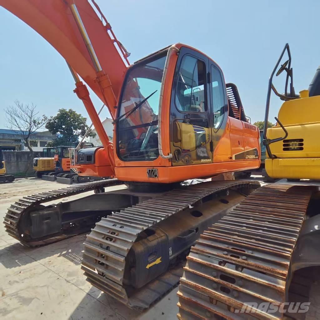 Doosan DX225LC-9C Bageri guseničari