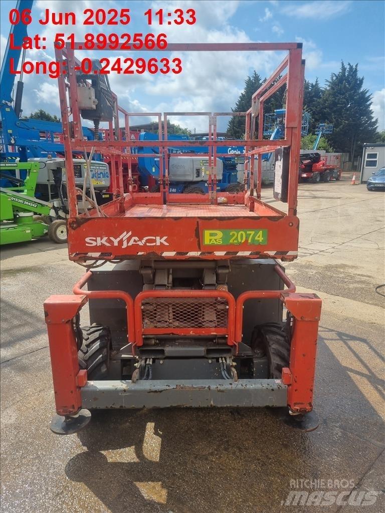 SkyJack SJ 6832 RT Makazaste platforme