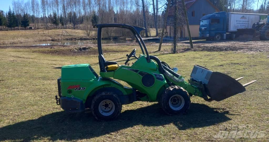 Avant 745 Mini utovarivači