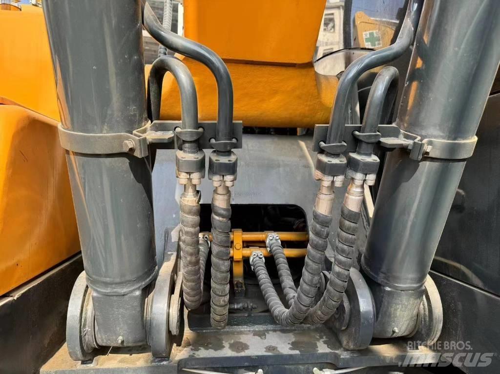 Hyundai R220LC-9S Bageri guseničari