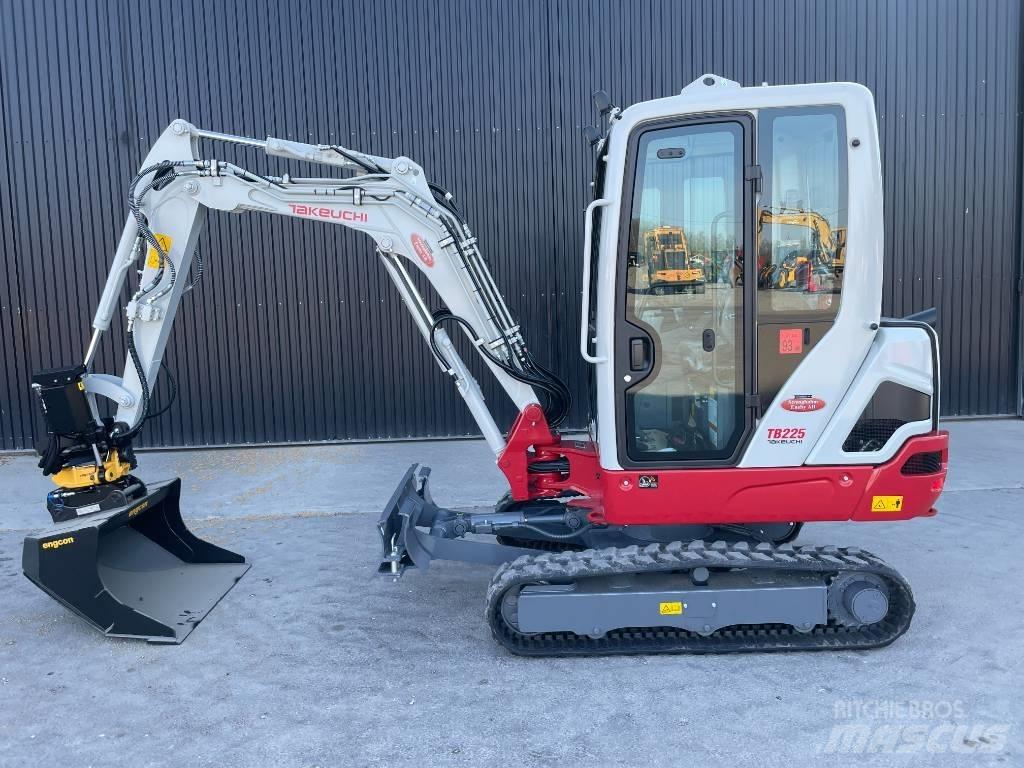 Takeuchi TB 225 Mini bageri < 7t