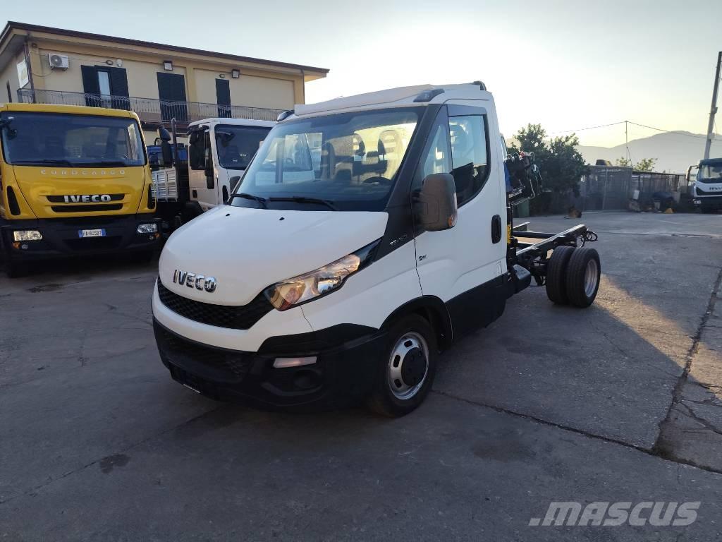 Iveco Daily 35-150 Kamioni sa kranom
