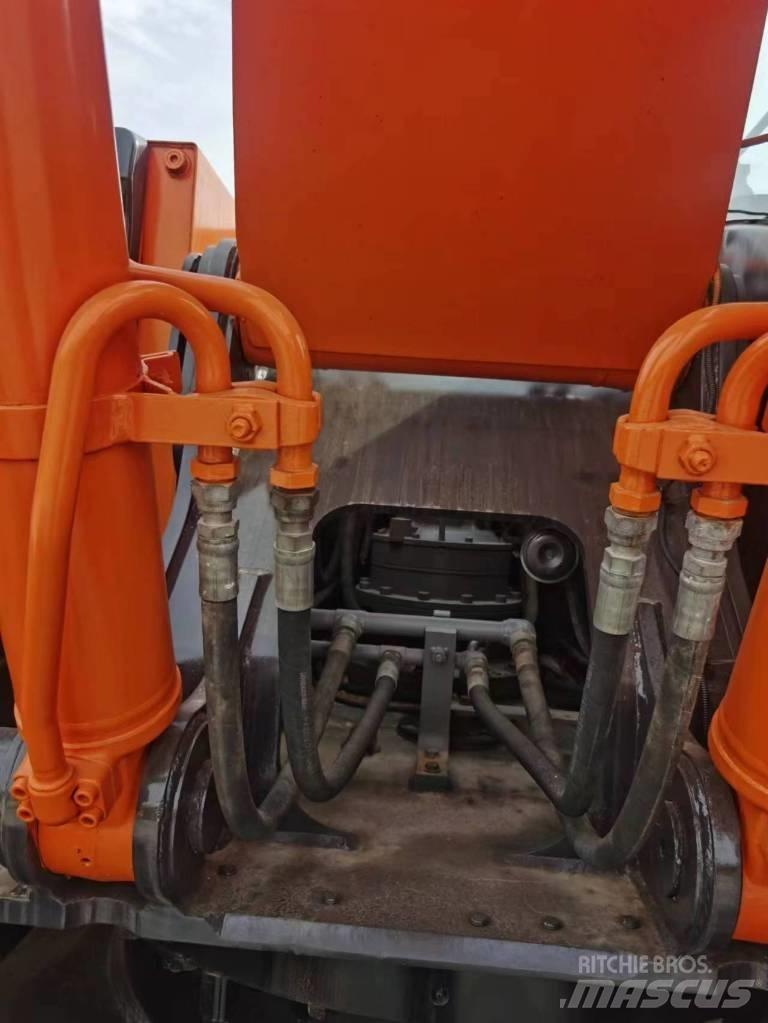 Hitachi ZX 240 Bageri guseničari