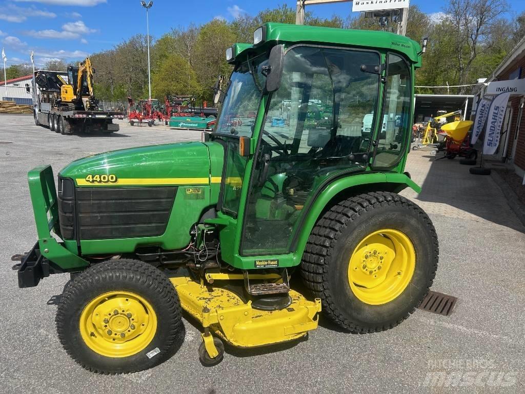 John Deere 4400 Manji traktori