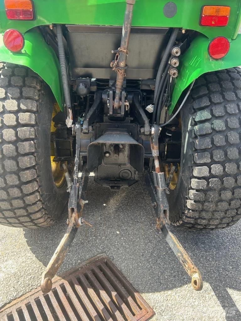 John Deere 4400 Manji traktori